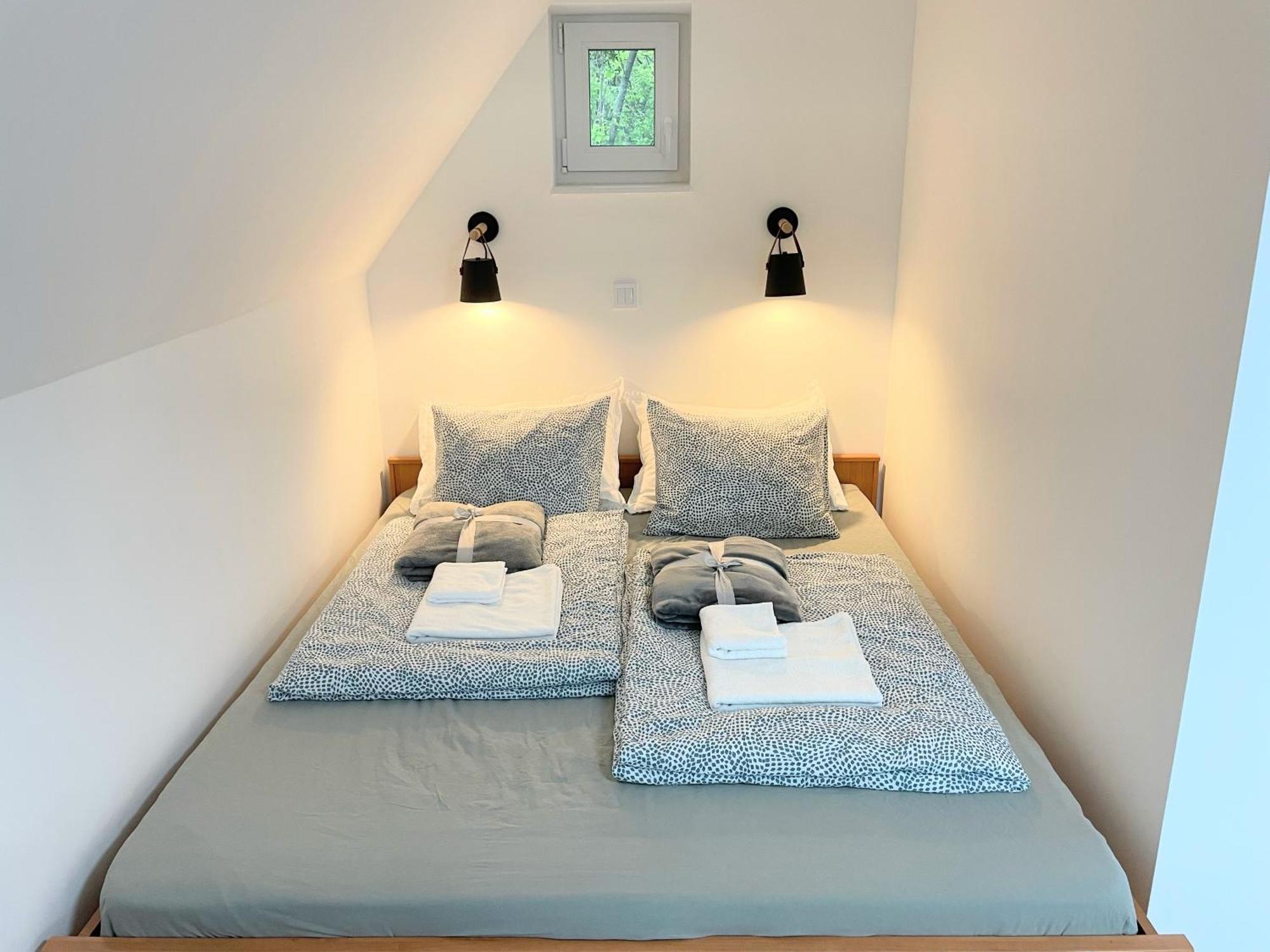 Quiet, Green, Relaxing Place - 1 Bedroom
